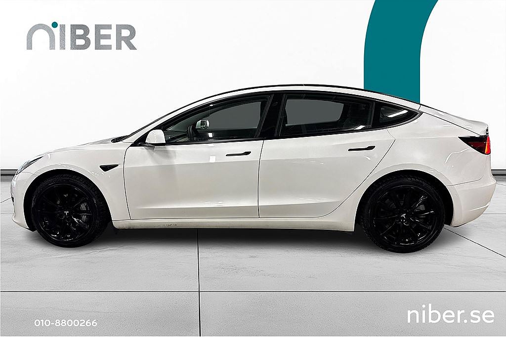 Tesla Model 3 Long Range AWD, FR 2,95%, Pano, Autopilot