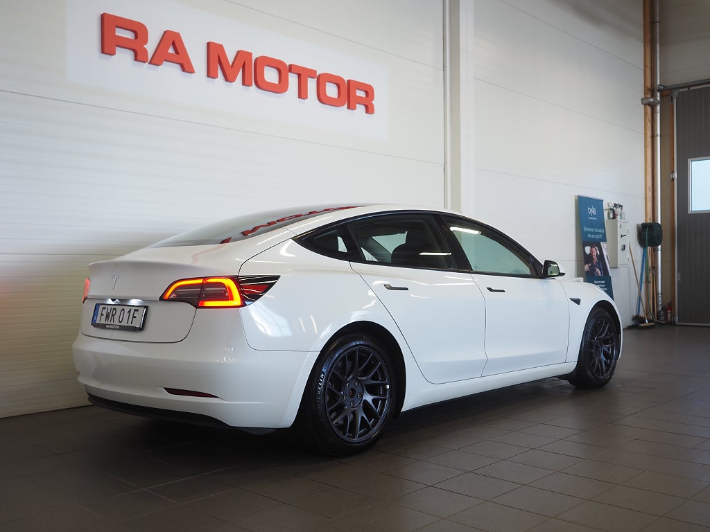 Tesla Model 3 Standard Range RWD 283hk Pano Navi Läder Moms 2023