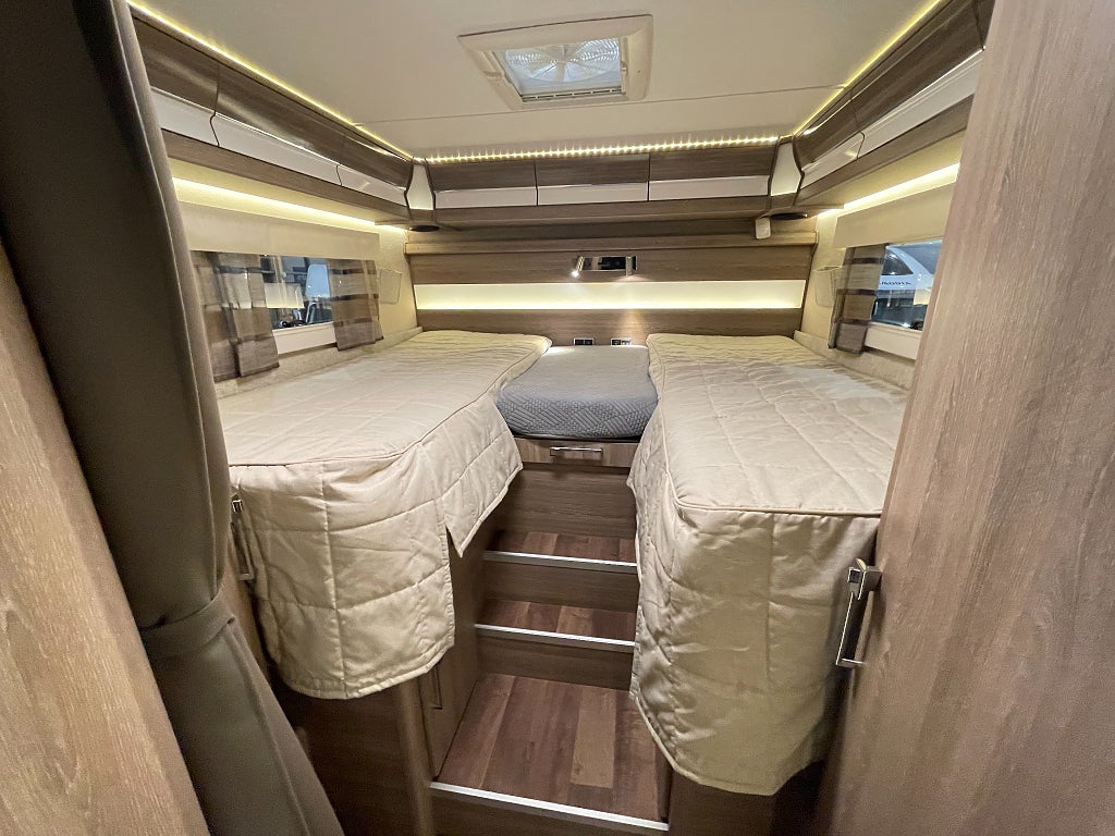 Kabe TMI 810 LGB / Hyd-Stöd/Aut180hk/Solcell/ALDE/Tandem  - Kabe