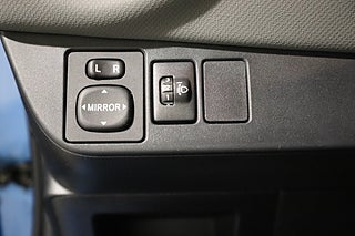 Halvkombi Toyota Yaris 21 av 21