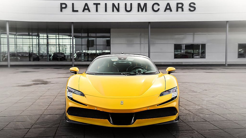 Ferrari SF90 Stradale har en systemeffekt på 1 000 hästkrafter och 900 Nm. 