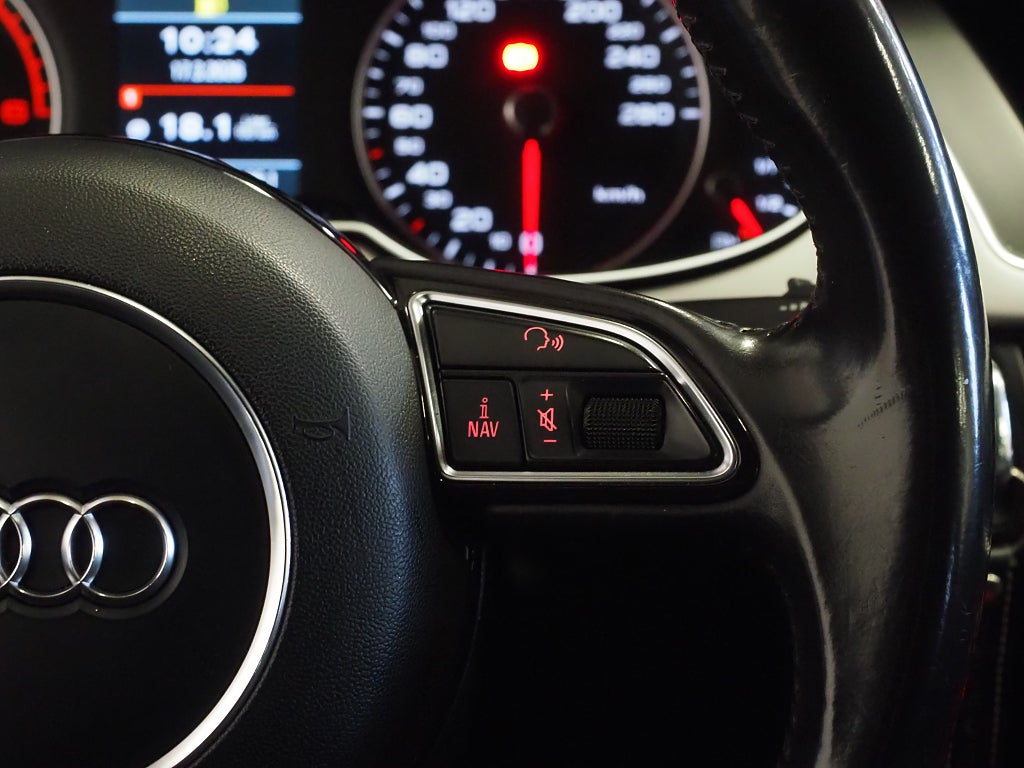 Audi A4 Avant 2.0 TDI Quattro S Tronic S-Line Drag PDC M-Värm