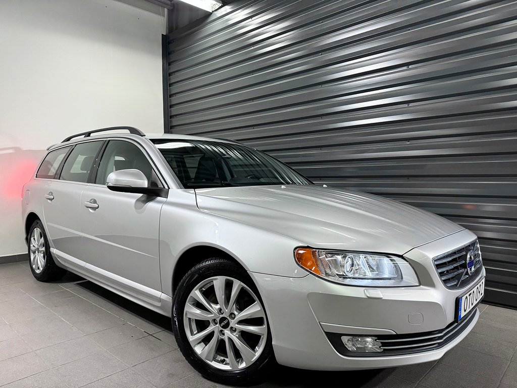 Volvo V70 D5 Momentum Drag/Värmare/Nyservad/215 HK/Mkt fin!