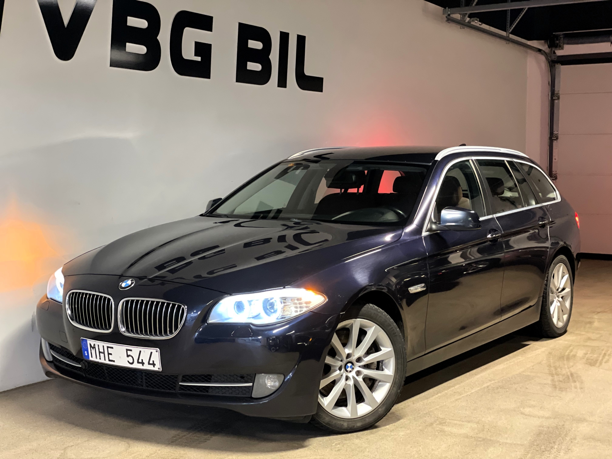 BMW 525 d xDrive Steptronic 2012, photo 2/43