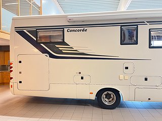Husbil-integrerad Concorde LINER 1090 M 4 av 33