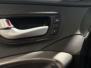 Hyundai Grand Santa fe 2.2 4WD Premium Plus Pano Drag Kamera Skinn Mvärm SoV – bild 21