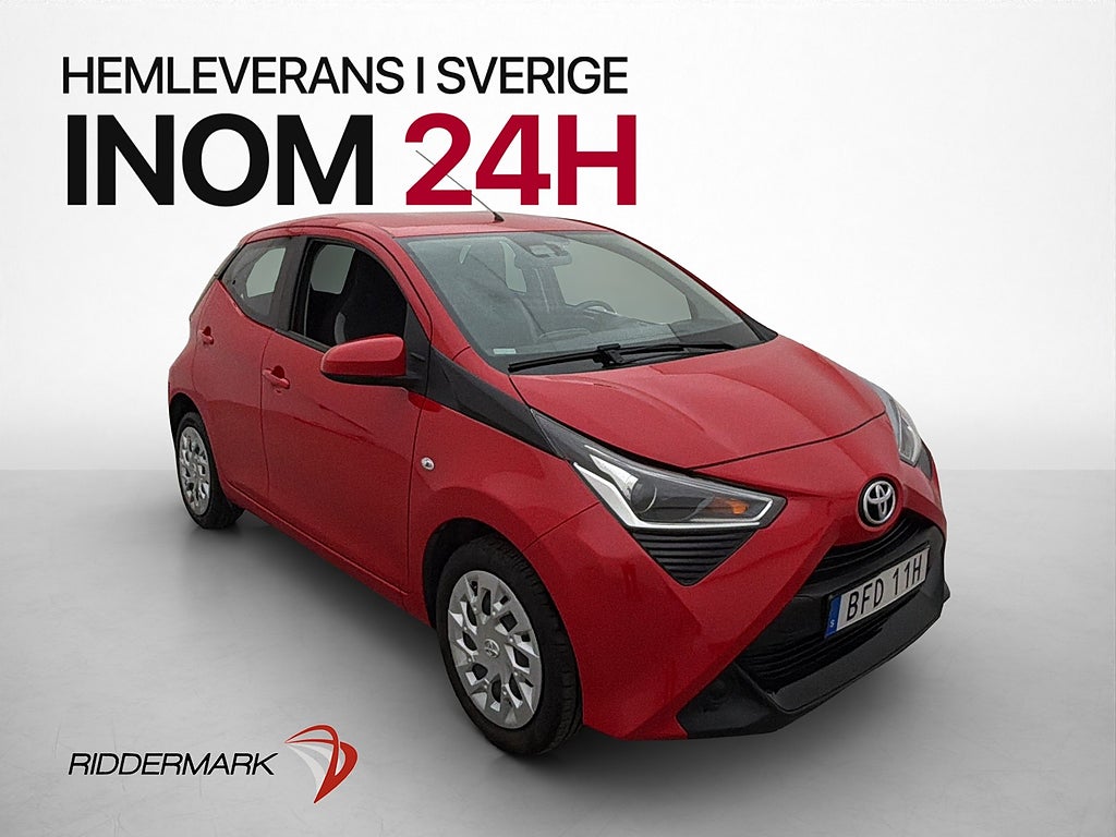 Toyota Aygo X-PLAY Endast 0,42l/mil CarPlay Kamera ISOFIX