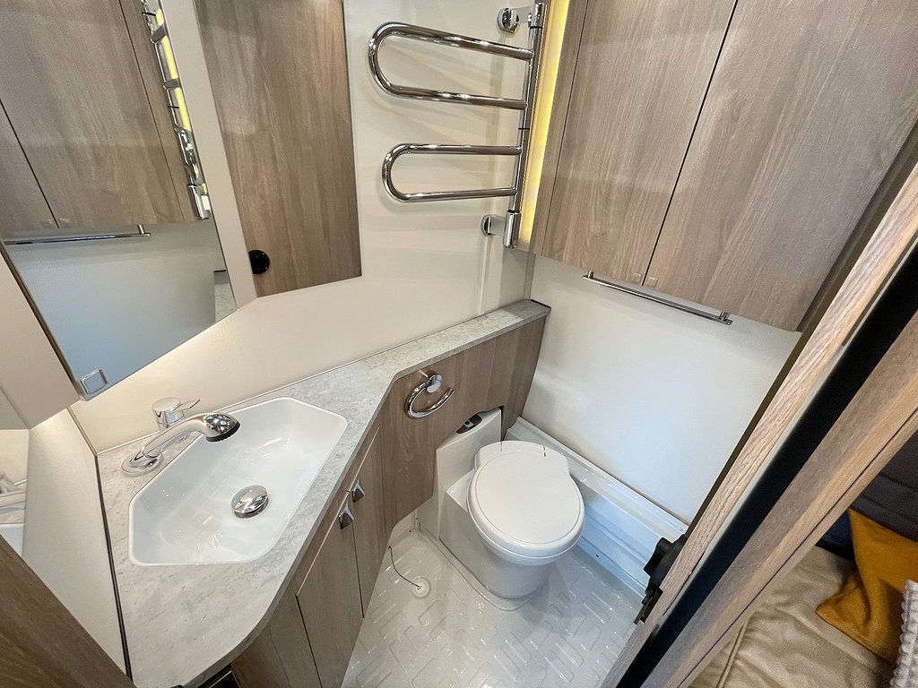 Kabe Royal 520 XL KS /ALDE/Solcell/Ugn/Väldigt fint skick - Kabe