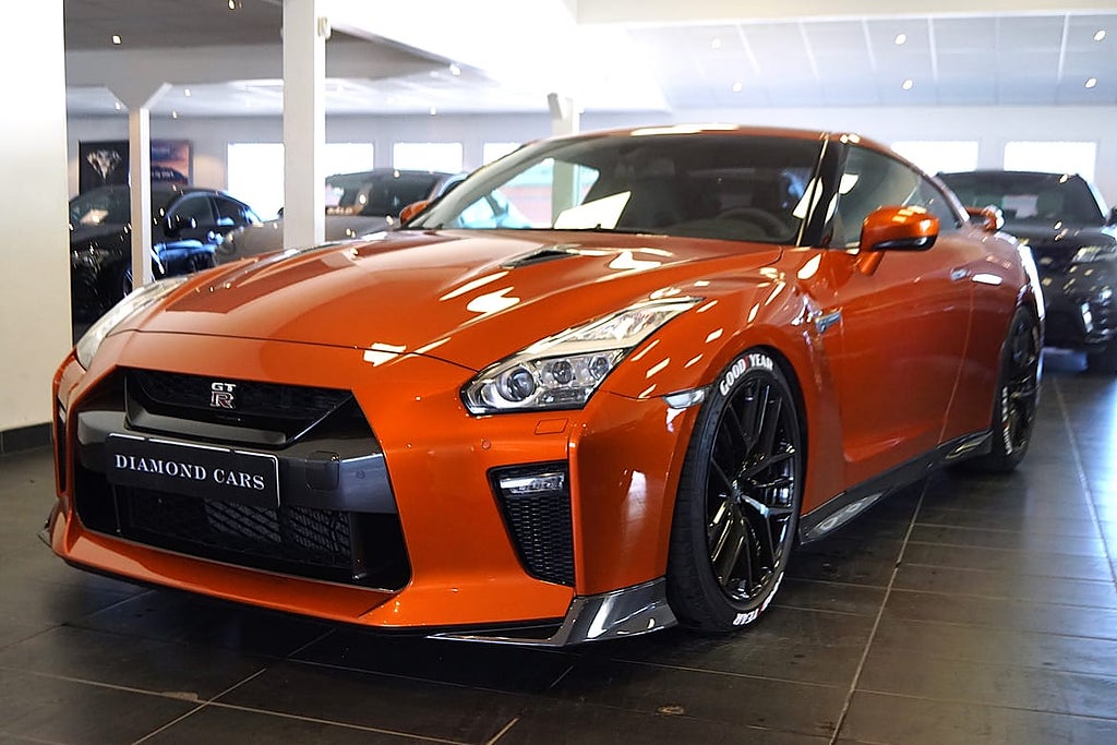 Nissan GT-R Prestige Edition Orange pärleffekt sportavgas...