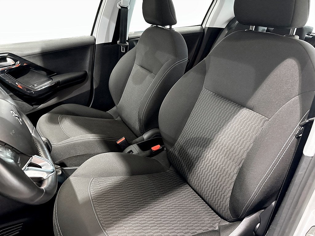 Bild på Peugeot 208 Active 1.2 PT 82hk - BACKSENSORER