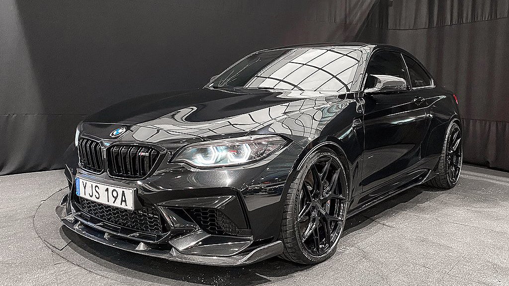 En mängd med kolfiber har använts på den här BMW M2 Competition. 