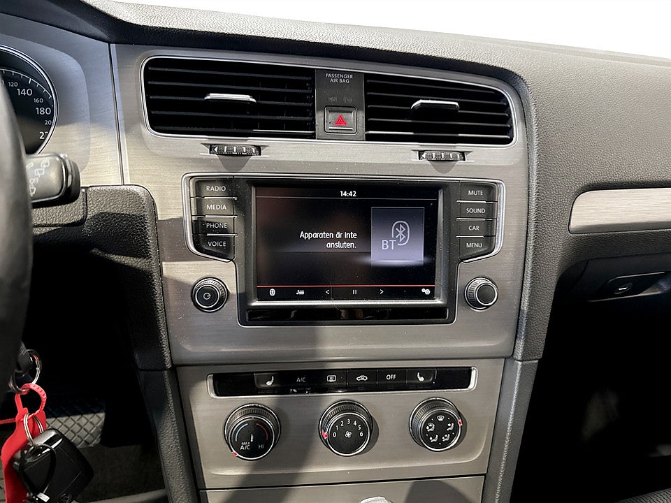 Bild på Volkswagen Golf Base 1.6 TDI 110hk Aut KAMPANJRÄNTA 3,99%