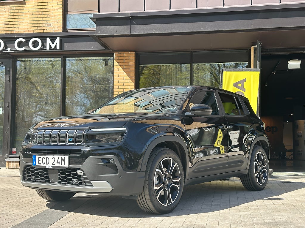 Jeep Avenger Summit 54 kWh 156hk - 2.99% Ränta