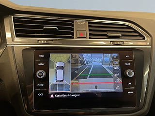 Volkswagen Tiguan 2.0 TSI 4Motion R-Line Kamera/Värmare/SoV-Däck/Drag