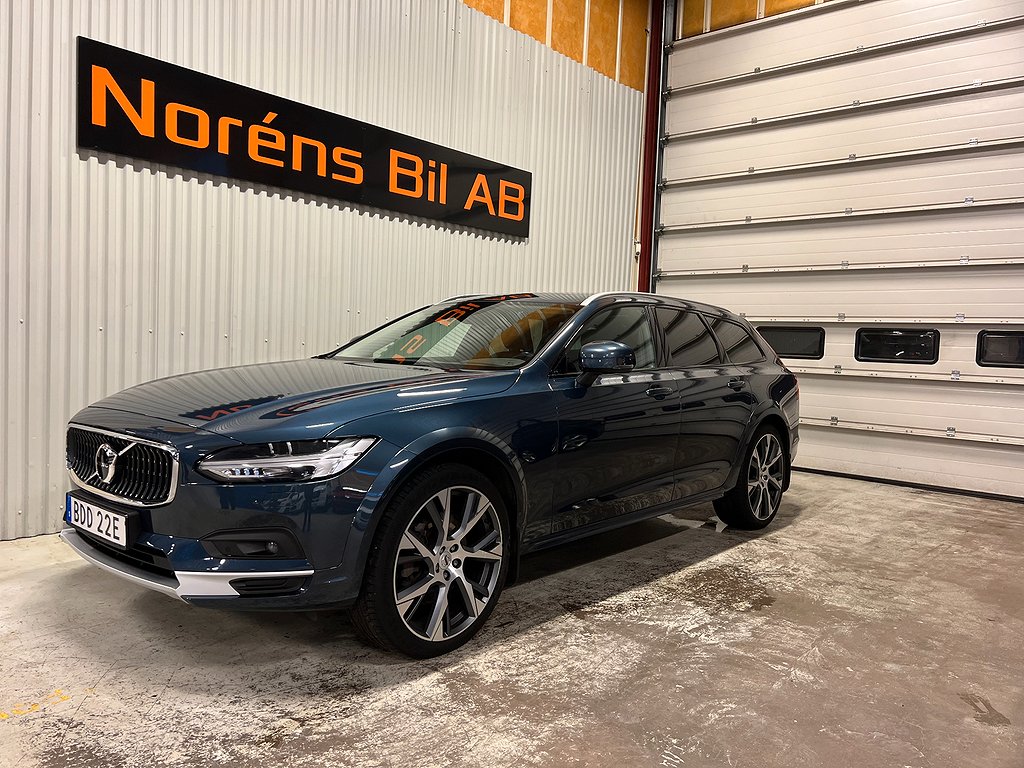 Volvo V90 Cross Country B4 AWD / Läder / 21" / Pano / Euro 6