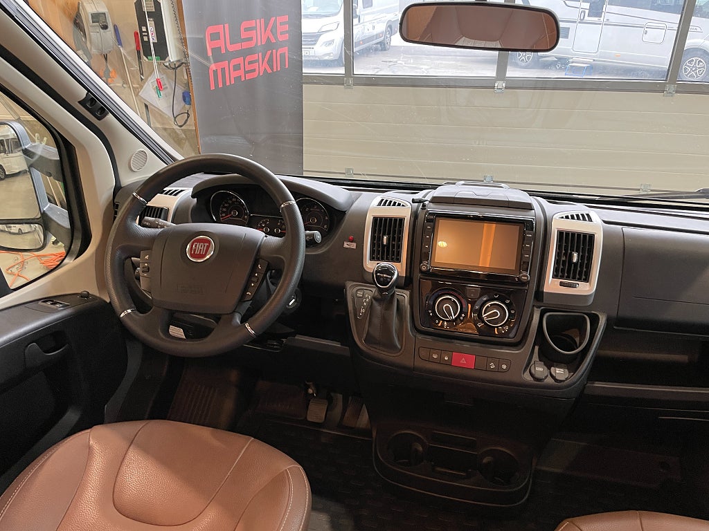 Bürstner Lyseo 744 TD Harmony Line /Soffa bak/Taksäng x2/AC bodel/Solcell - Bürstner