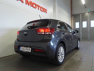 Halvkombi Kia Rio 6 av 21