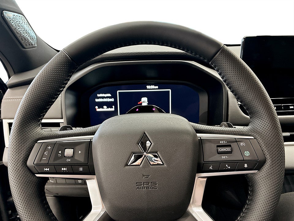 Bild på Mitsubishi Outlander Instyle PHEV 4WD - OMGÅENDE LEVERANS!