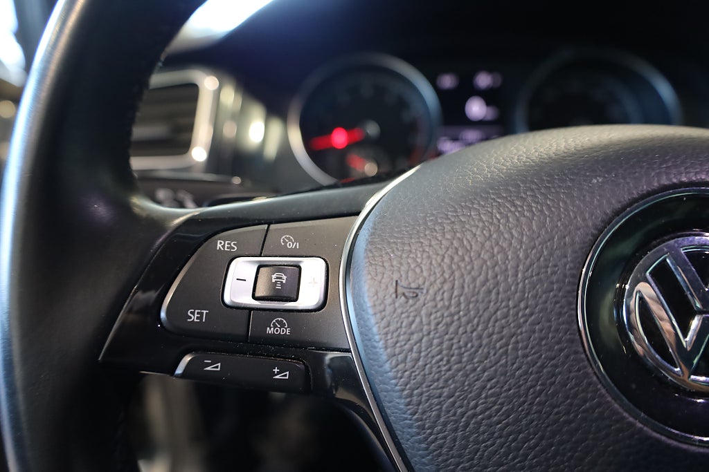Volkswagen Golf Alltrack 1.8 TSI BMT 4Motion Drag Värmare Kamera Massage Ca 2017