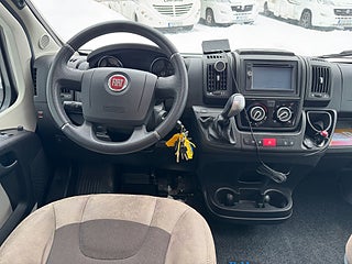 Husbil-halvintegrerad Hobby Optima Premium T 75 HGE 150 HK AUTOMAT! Långbäddar & Taksäng! 3 av 22