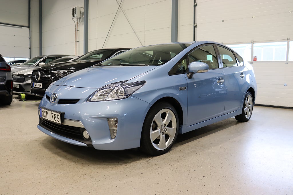 Toyota Prius Plug-in Hybrid 1.8 VVT Backkamera HUD Navi 136hk