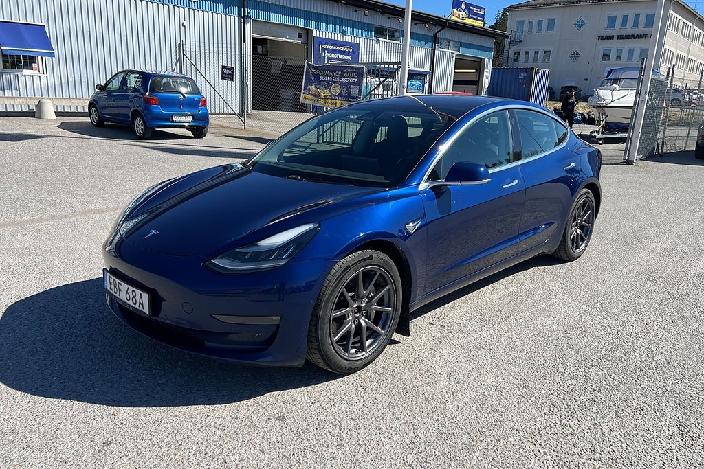 Tesla Model 3 Long Range AWD Räckvidd 58 Mil 1 Ägare Autopilot Pano 