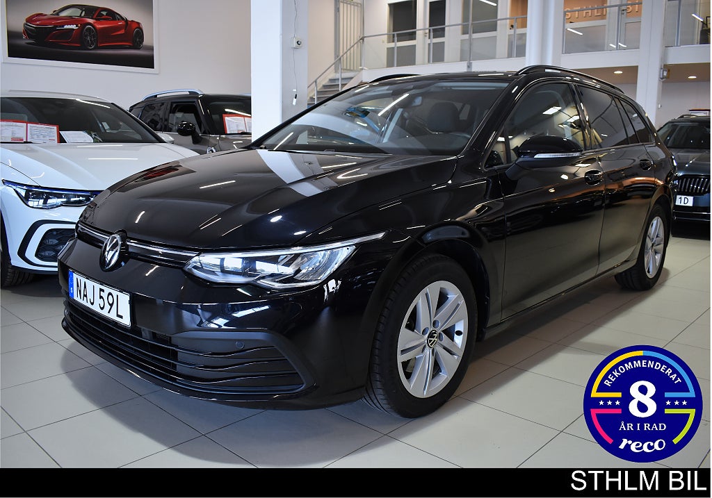 Volkswagen Golf  1.5 eTSI  B-Kamera Cockpit Värmare 4,95% ränta Moms