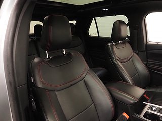 SUV Ford Explorer 11 av 28