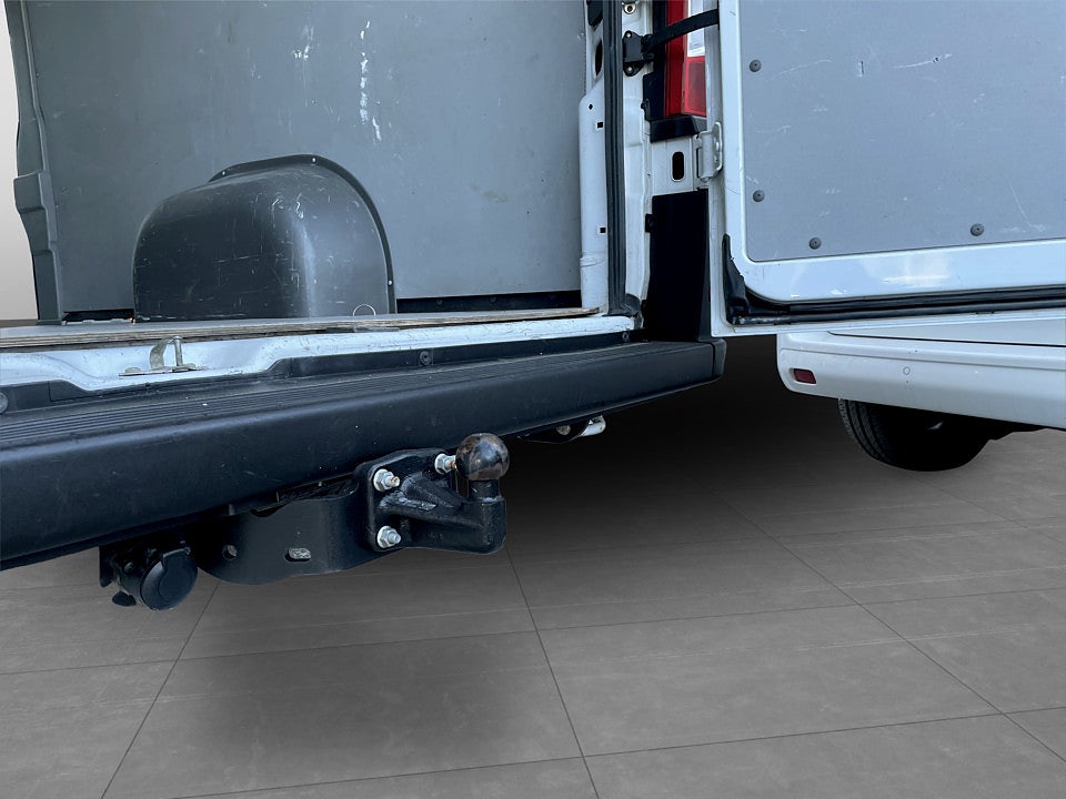 Bild på Peugeot Boxer PRO+ 335 2.2 BHDi 165hk L4H3 435 B-KAMERA DRAG