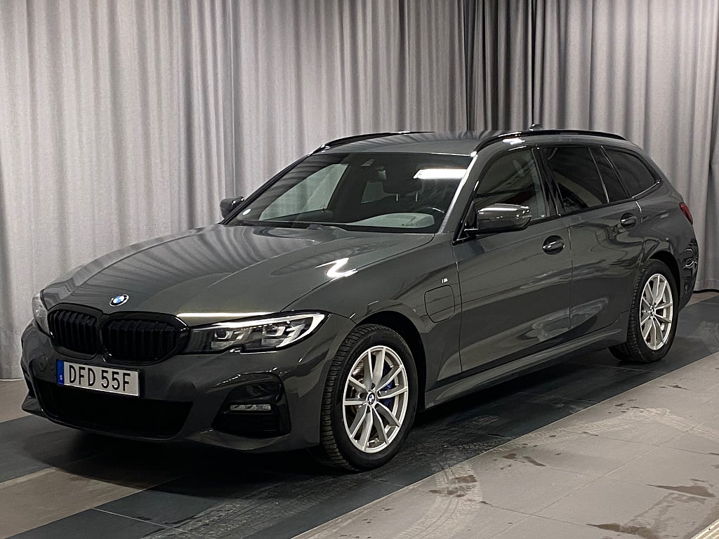 BMW 330e Touring M Sport H/K Navi Cockpit