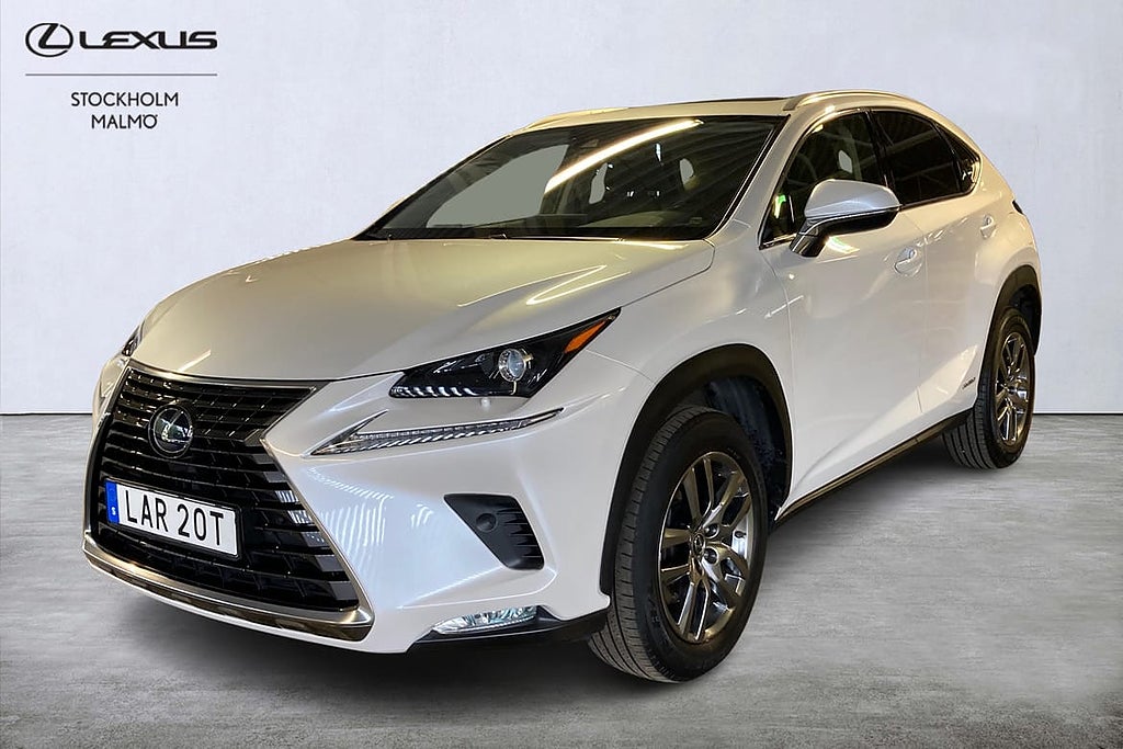 Lexus NX 300h Taklucka Skinn Backkamera Elstolar