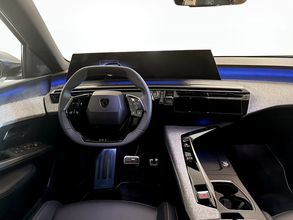Bild på Peugeot 5008 GT Hybrid 145hk Aut - NYA VINTERHJUL INGÅR!
