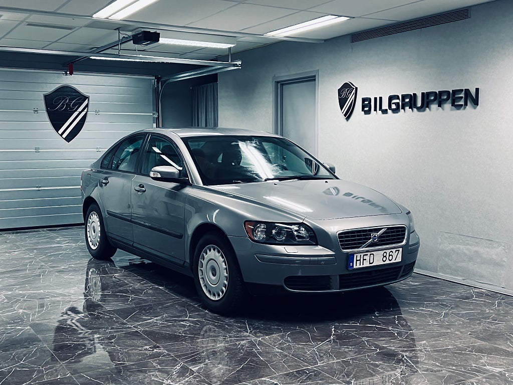 Volvo S40 1.6|Fullservad|Drag|Motorvärmare|SoV|9 575 mil|