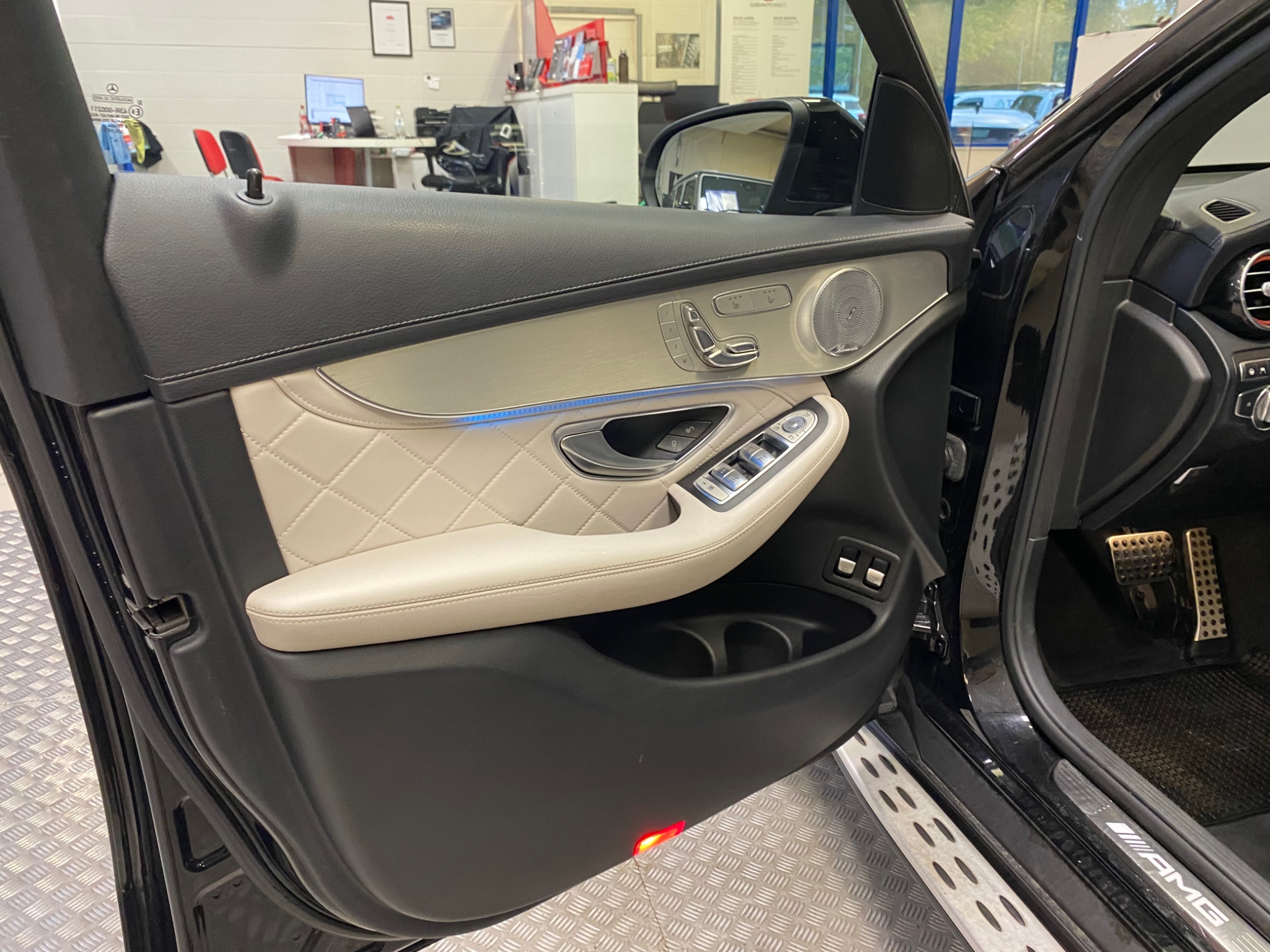 Mercedes-Benz GLC 2017, kuva 5/28
