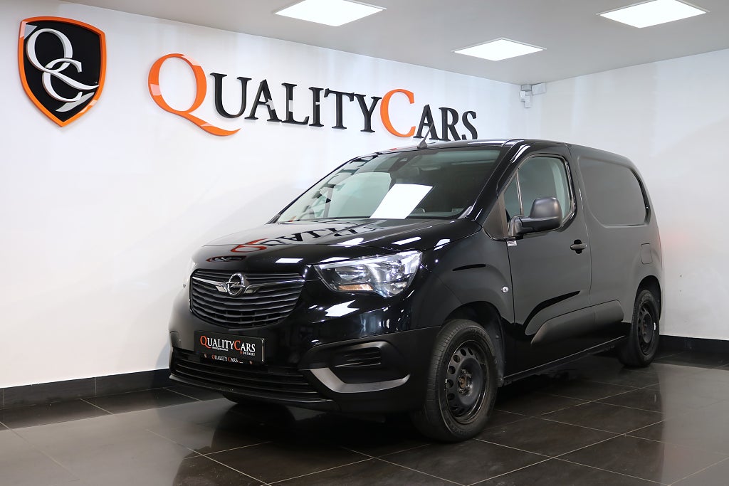 Opel Combo Cargo 1.5 BlueHDi 100/ Navi / Moms / Carplay