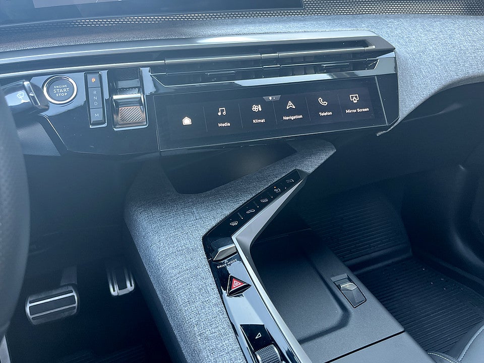 Bild på Peugeot 3008 GT Hybrid 1.2 PT 145hk Aut B-KAMERA CARPLAY