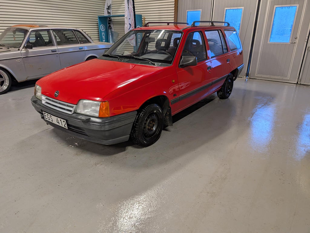 Opel Kadett 5-dörrar Caravan 1.3 75Hk 9200 Mil, Skattebefriad, Drag