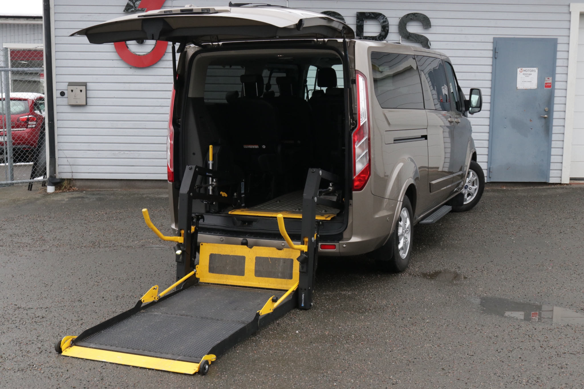 Ford Tourneo Custom 2020, bild 2/50