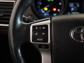 SUV Toyota Land Cruiser 12 av 24