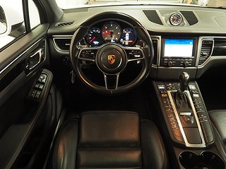 SUV Porsche Macan 12 av 25
