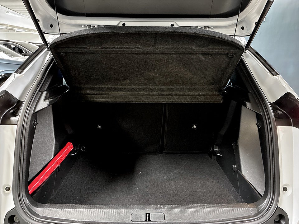 Bild på Peugeot 2008 Allure 1.2 PT 130hk B-KAMERA CARPLAY