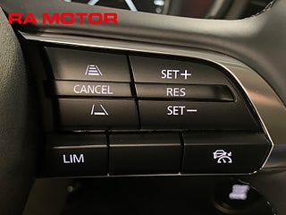 SUV Mazda CX-30 18 av 23