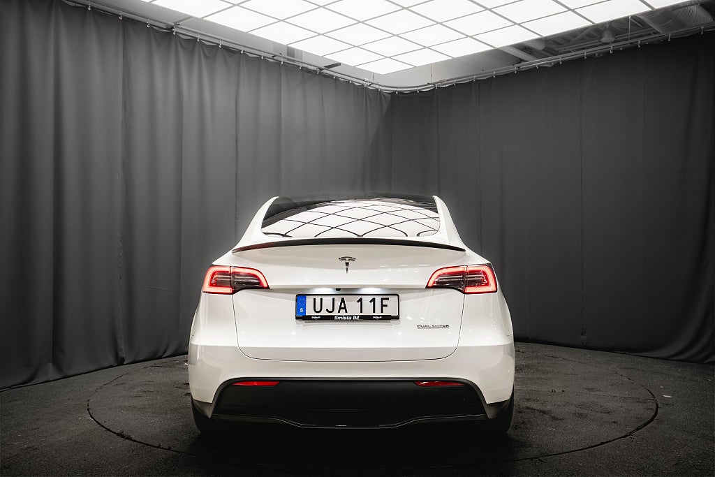 Tesla Model Y Performance AWD DRAG PANO 21'' 90.2%SoH 1-ÄGARE MOMS