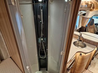 Husbil-halvintegrerad Knaus Sun TI Platinum Selection 14 av 21