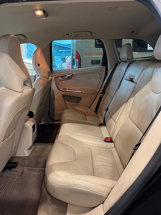 SUV Volvo XC60 11 av 12