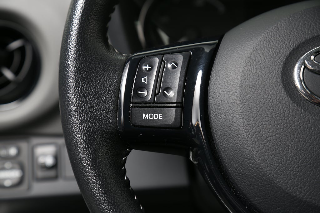 Toyota Yaris 1,5 Hybrid e-CVT Active Aut 5d Motorvärmare 2020