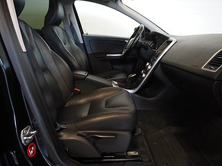 SUV Volvo XC60 11 av 23