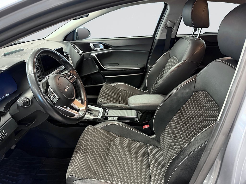 Kia Xceed Plug-in Hybrid Advance Plus Backkamera Rattvärme bild 10