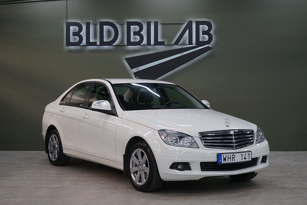 Mercedes-Benz C180 180 Kompressor 5G-Tronic Classic B-KAMERA 156HK
