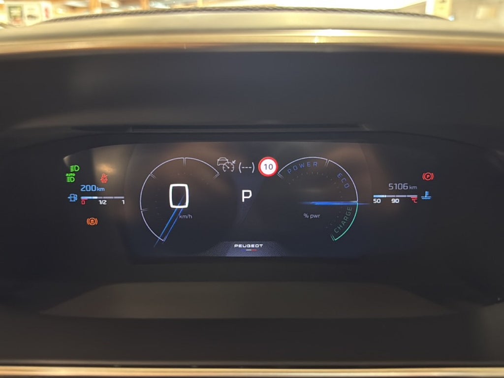 Peugeot 2008 GT Hybrid 145hk Automat – bild 10